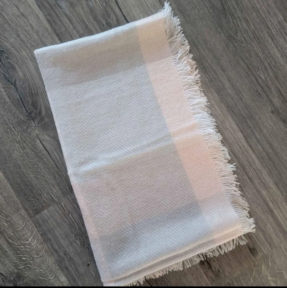 BCBG Girls plaid scarf NWOT